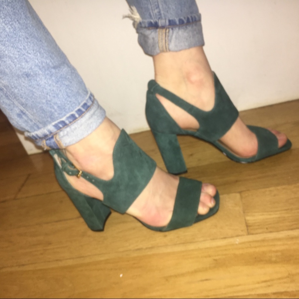 • Banana Republic • forest green suede block heels